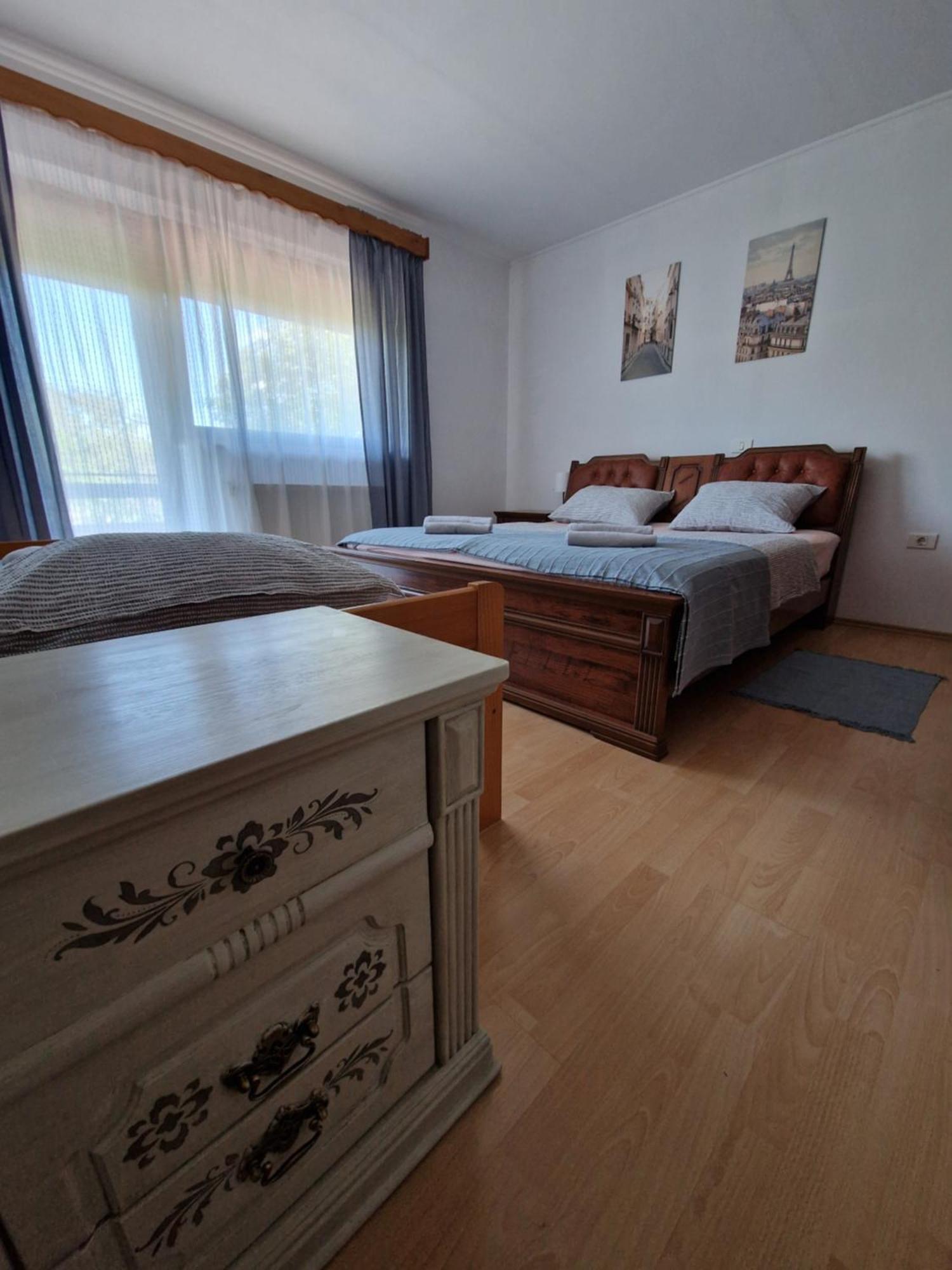 Apartma Mihatovi *